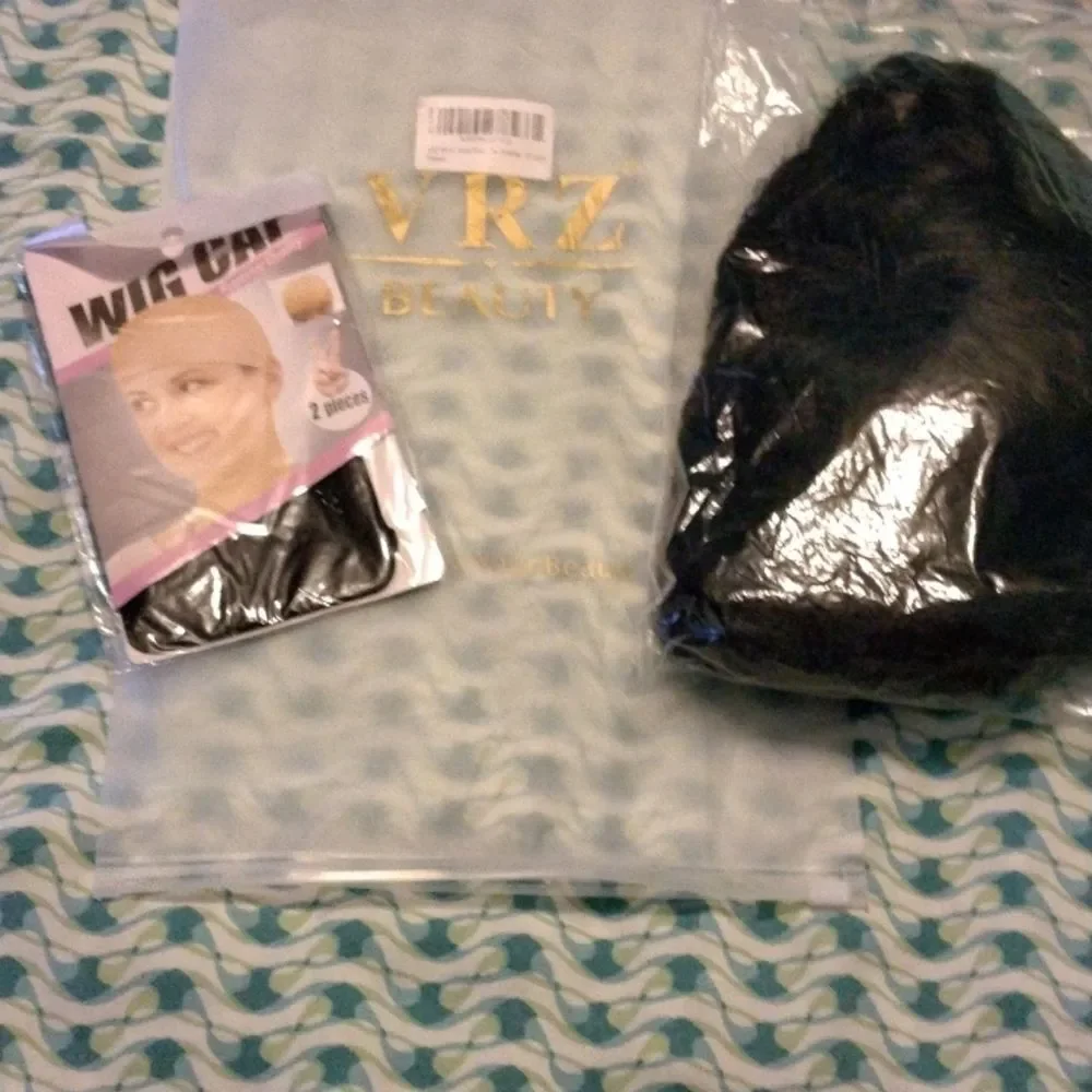 Nwt Vrz Beauty black Wig and Wig Cap. Short Pixy Cut.